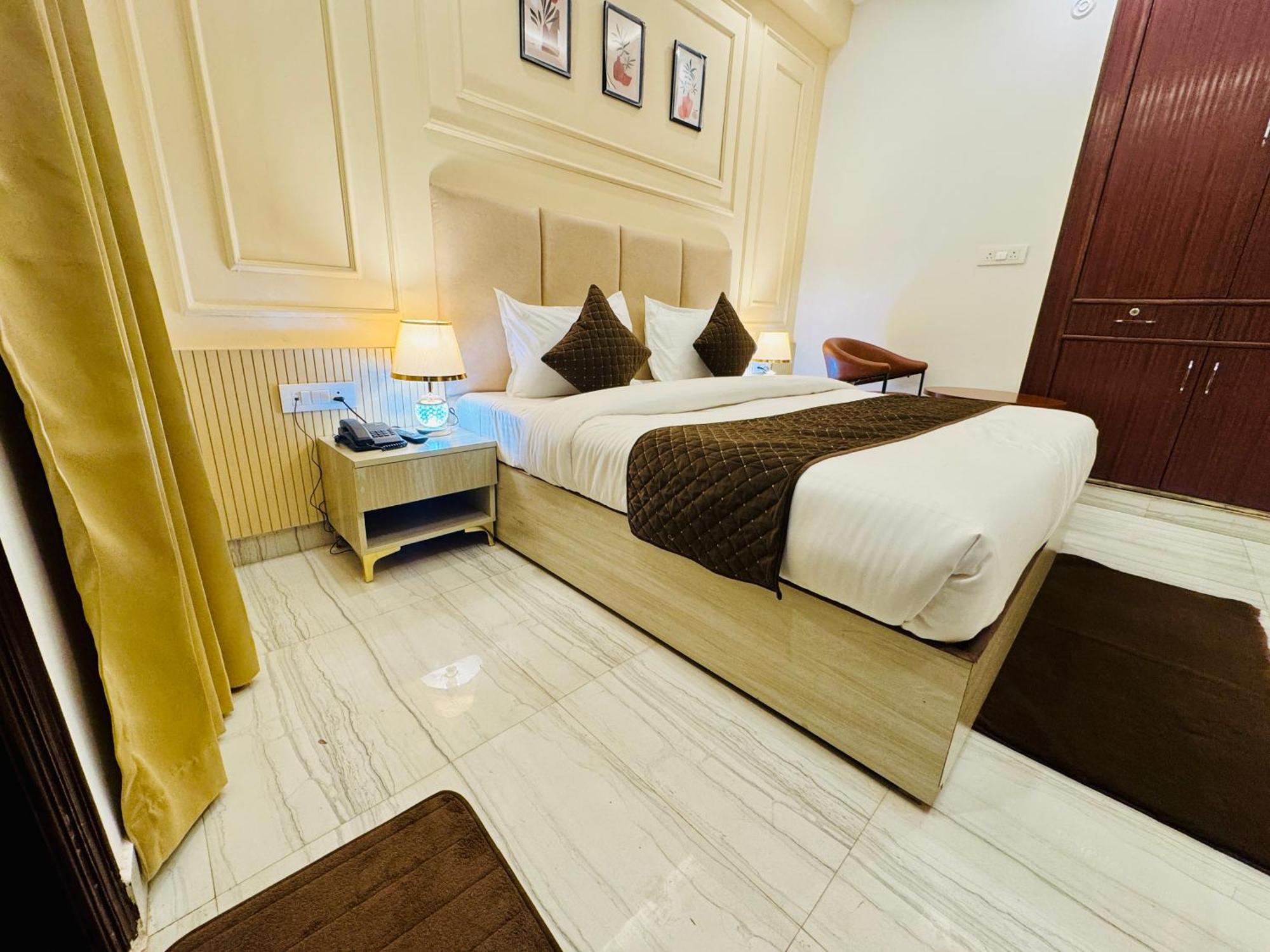 The Classic Crowne At Delhi Airport New Delhi