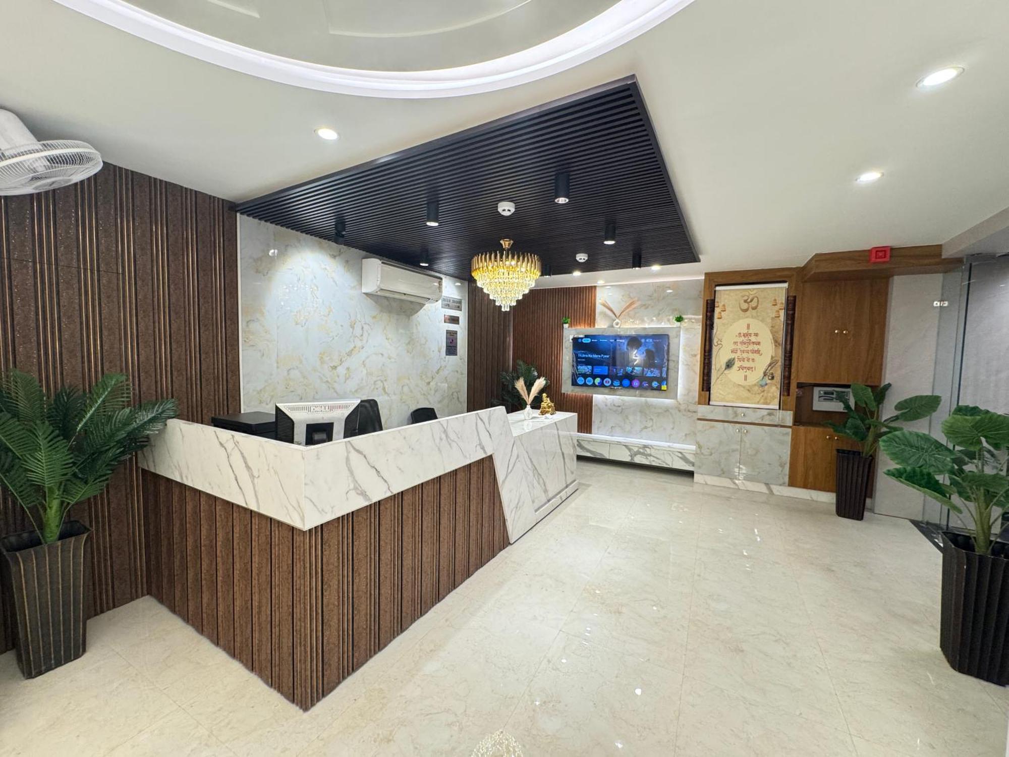 The Classic Crowne At Delhi Airport Hotel New Delhi
